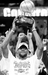 亚历山大全票FMVP：比肩乔丹刷爆纪录 夺冠包揽三大MVP赢麻了