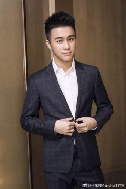 何猷君出席商业活动照片