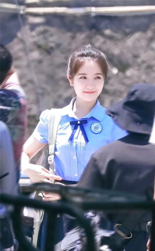 田曦薇校园时期美貌就被认证！网友：这颜值从学生时代就赢了