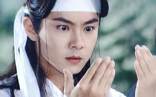 马景涛在直播间穿着张无忌造型表演