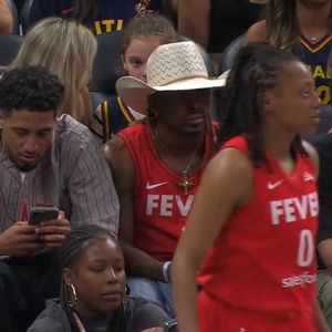 哈利伯顿接受治疗