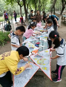 亲子共同参与户外活动