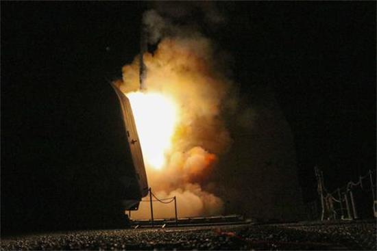 美国军方发布空袭画面