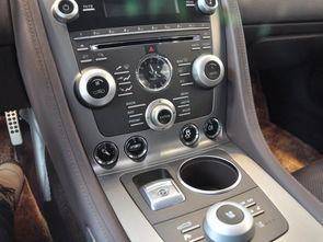 小米YU7车内中控台展示图