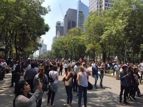 微博热搜「成都地震」刷屏背后：亲历者讲述那些不为人知的瞬间