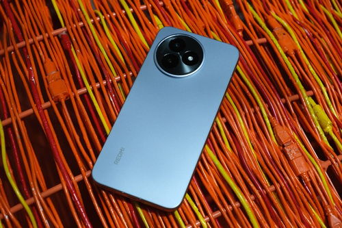 红米K80至尊版手机背面设计图