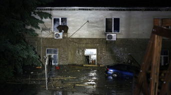 榕江商场内部洪水过后一片狼藉