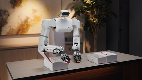 中国公司展示的人形机器人产品