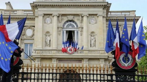 中国驻伊朗使馆协助撤侨现场