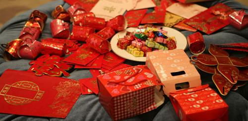 艺人官宣配图出现喜糖和婚礼进行曲元素