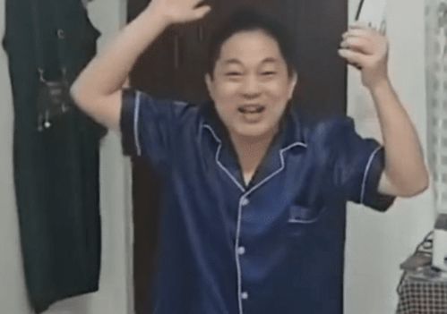 父亲得知女儿高考724分后激动不已