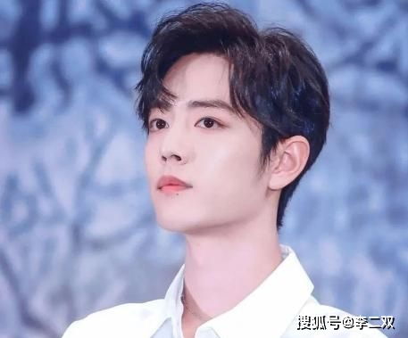 肖战与侯鸿亮合影旧照曝光