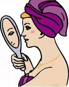 一位女性在镜子前犹豫是否打开医美盲盒