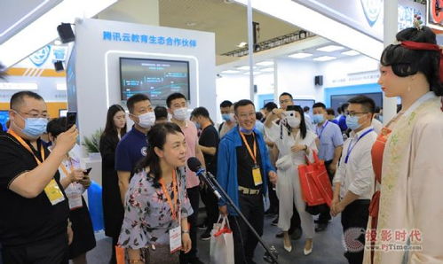 AI机器人与观众互动场景