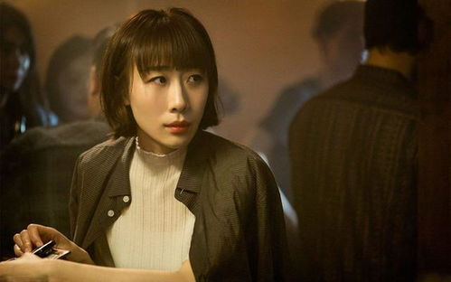 章宇与任素汐在片场认真对戏