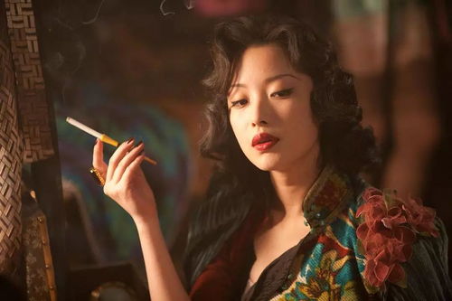 女主角翻开古籍的一瞬间