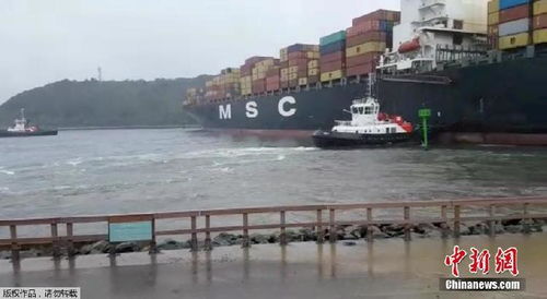 中国港口卸载原油货轮