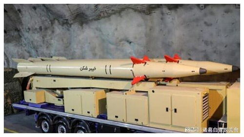 伊朗发射导弹打击美军基地瞬间画面