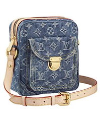 LV新款手提包特写展示精致做工与设计细节