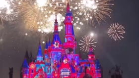 迪士尼乐园夜间烟花表演