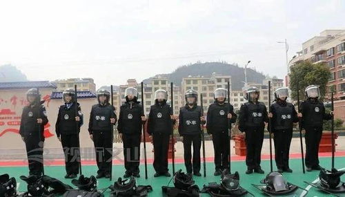 云南边境女警执行任务现场