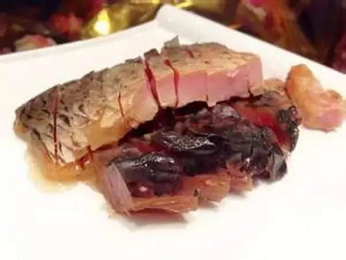 中式咸鱼与泡菜图片