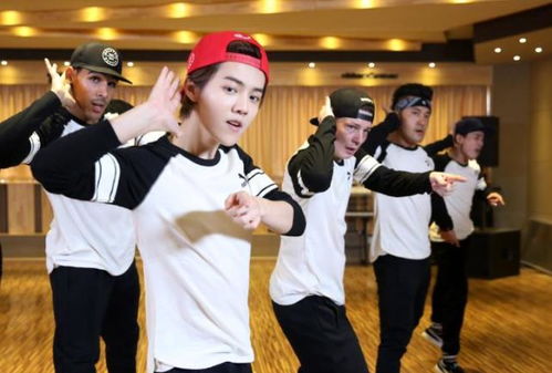 沈佳润在练习室练舞画面