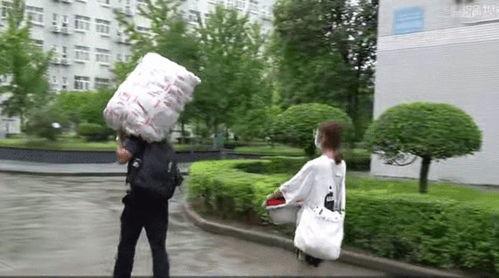 记者联系“扁担女孩”班主任询问分数？真相背后令人动容！