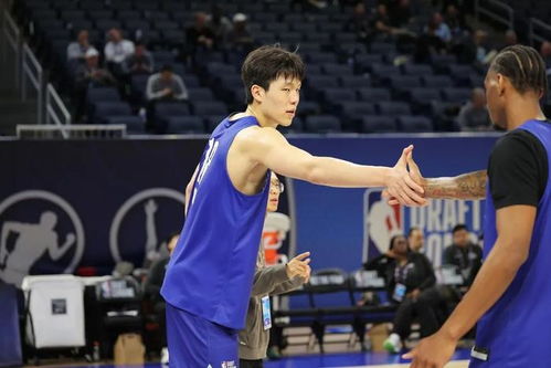 人民日报专访杨瀚森：从青涩少年到NBA梦想启航，他的坚持值得我们点赞