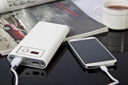 小米YU7充电接口特写