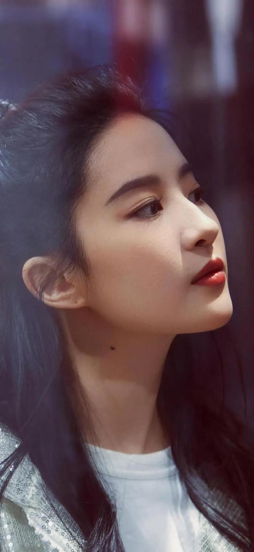 刘亦菲高清侧脸照<br>