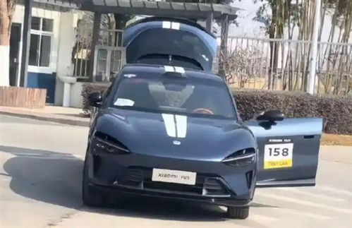 小米YU7车辆展示图