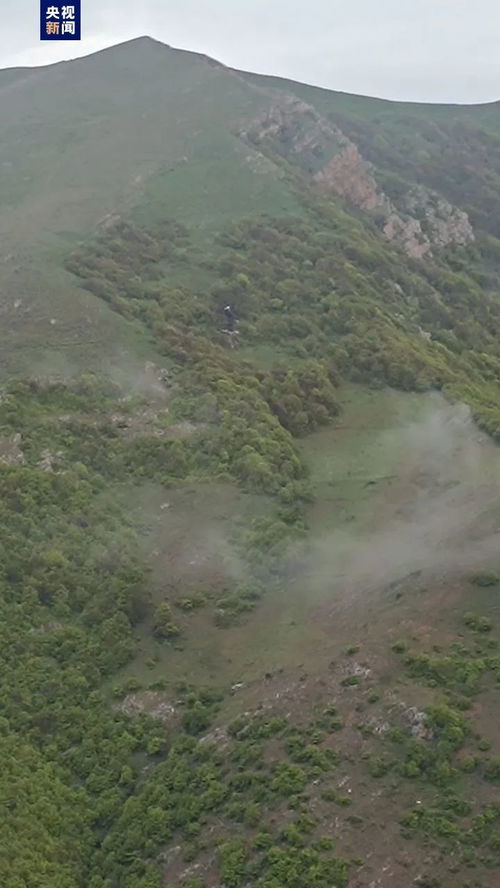 伊朗国葬震撼人心，民众泪洒街头送别总统莱希