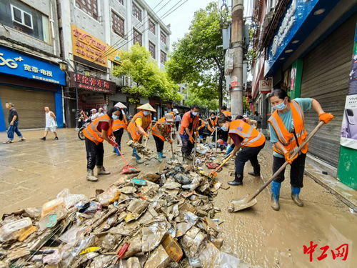凯里环卫工人在榕江抗洪现场