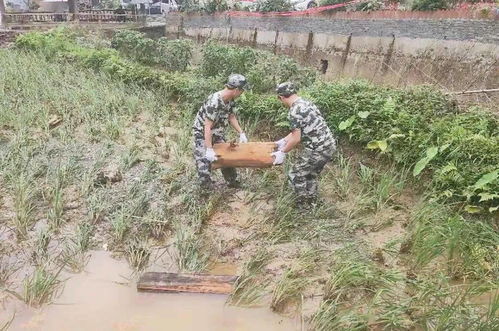 榕江灾后清淤工作现场