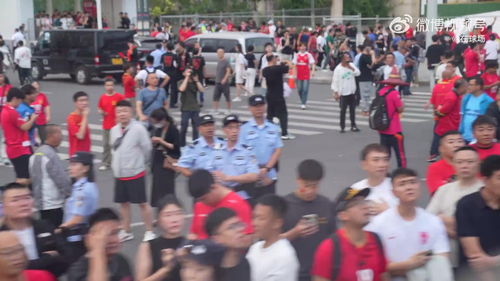 万人空巷！苏超焦点战连云港VS淮安门票秒光，全城沸腾备战巅峰对决