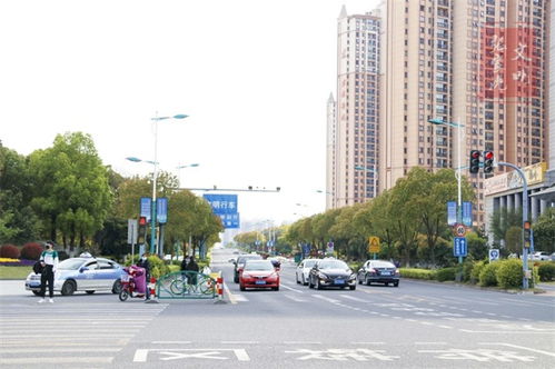 广州街头因高温而空旷