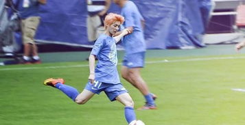 粉丝喊“脱掉” 鹿晗想半天把鞋脱了，这波操作太真实了！