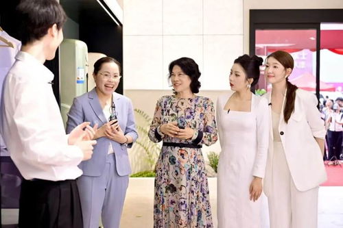 石家庄董明珠健康家开业现场人群