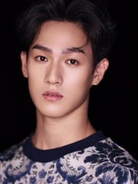 李昀锐助理命太苦？网友扒出背后真相，令人唏嘘