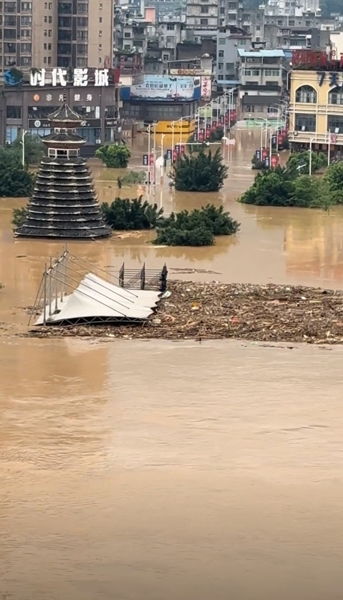 榕江城区被洪水淹没