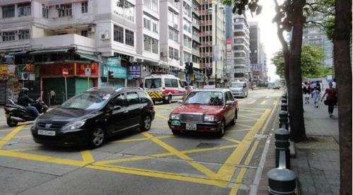 零跑B01电车展示