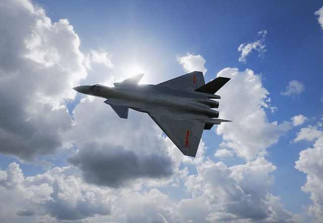 歼20飞行员驾驶舱视角