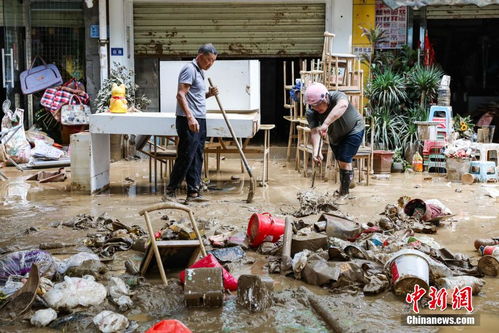 榕江县居民有序撤离现场