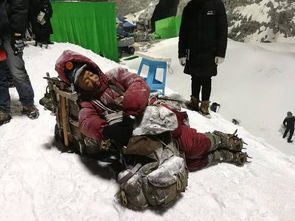 男子翻越边境被抓现场照片