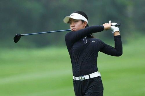 刘宇婕与家人合影庆祝胜利