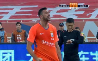 山东泰山佩莱头球破门瞬间