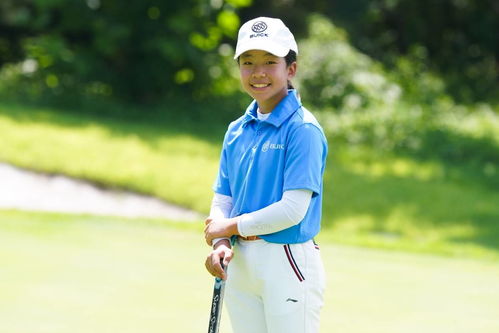 刘宇婕领奖时挥手致意