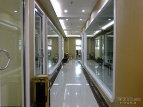 医院走廊内部场景