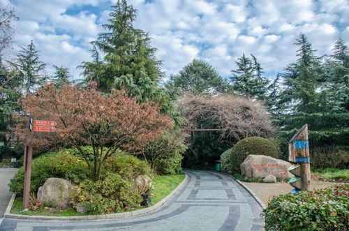 上海动物园展馆内部环境